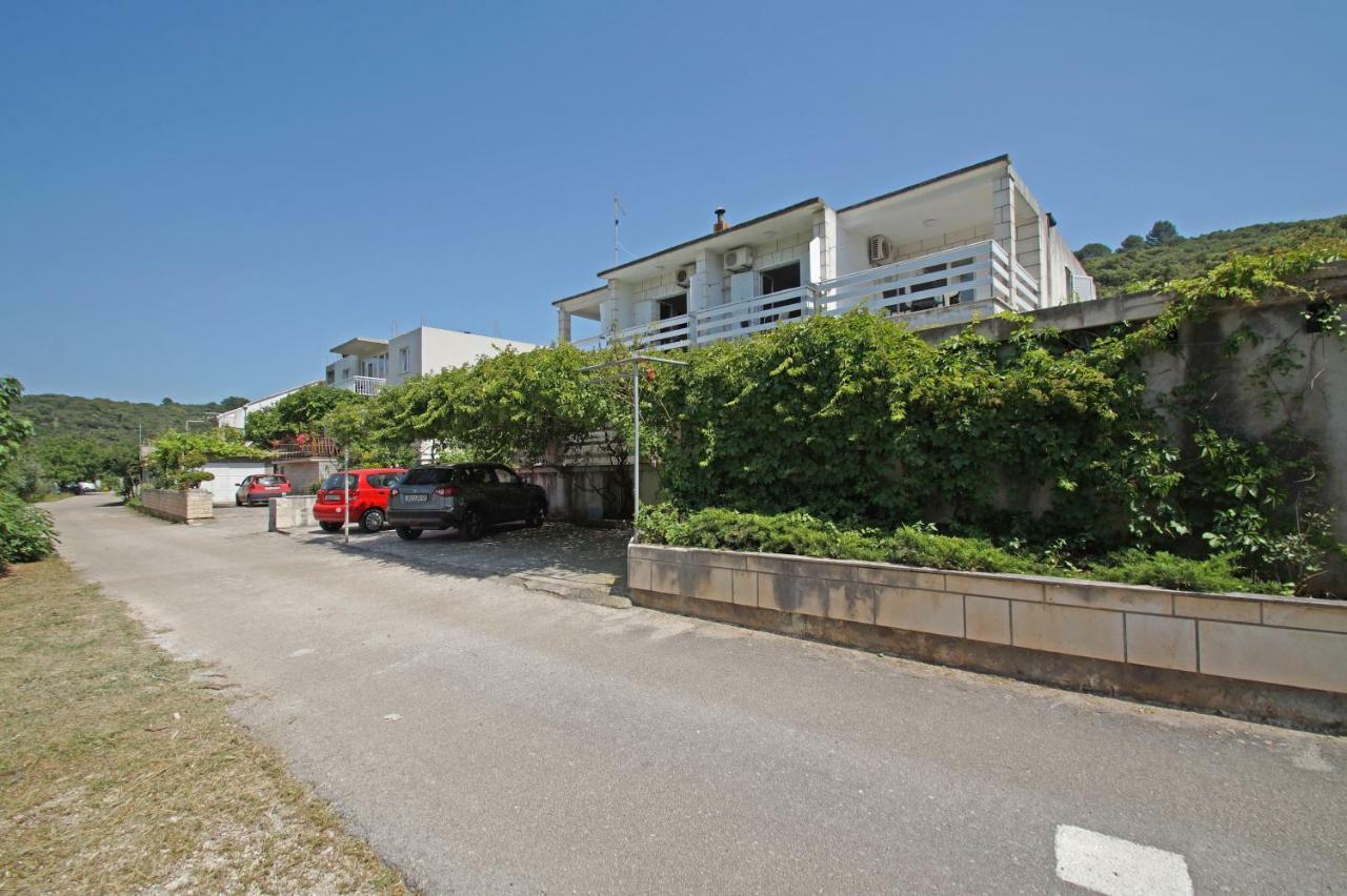Vita Apartments Zrnovo Exterior photo